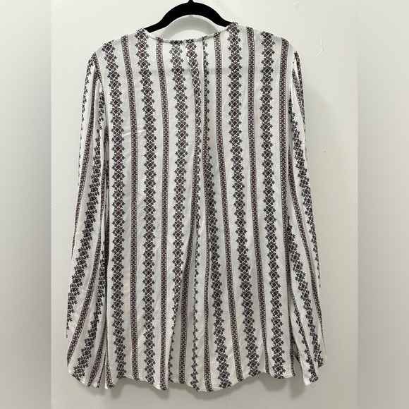 inTo Womens Blouse Size 10 EUC - Picture 2 of 2